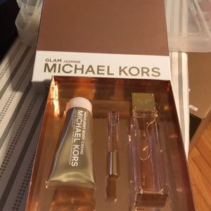 Michael Kors GLAM Jasmine gift set
